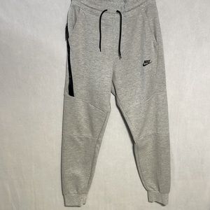 tech fleece joggers sizing